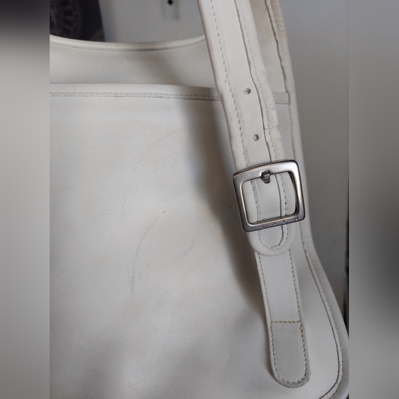 Vintage Coach White Slim Backpack 🤍 9405 - Picture 8 of 16